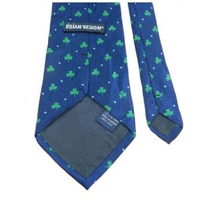 New Lillian Vernon Silk St Patrick’s Day Shamrock tie